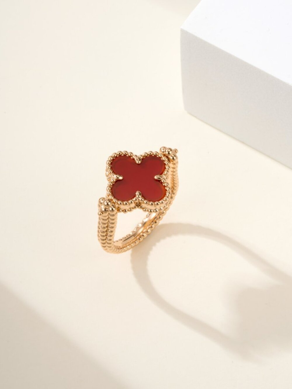 Van Cleef & Arpels reversible double-sided ring, rose gold, red jasper, size 8 - Picture 3 of 4
